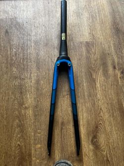 Vidlice z Trek Domane carbon 