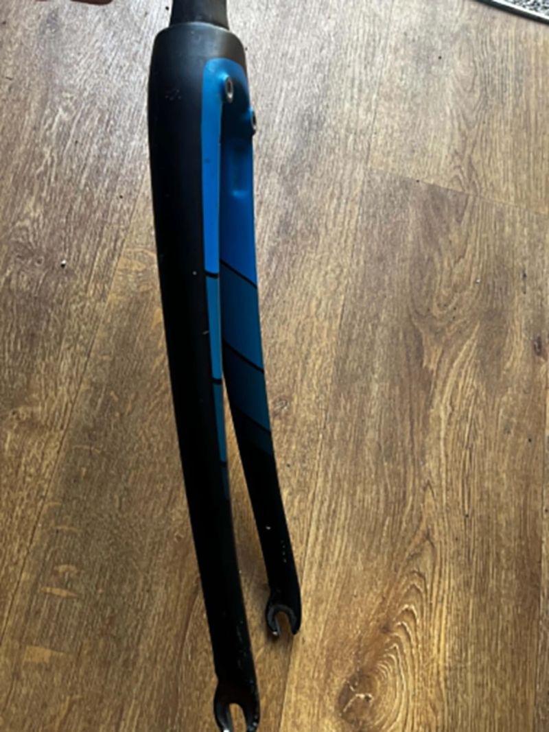 Vidlice z Trek Domane carbon 