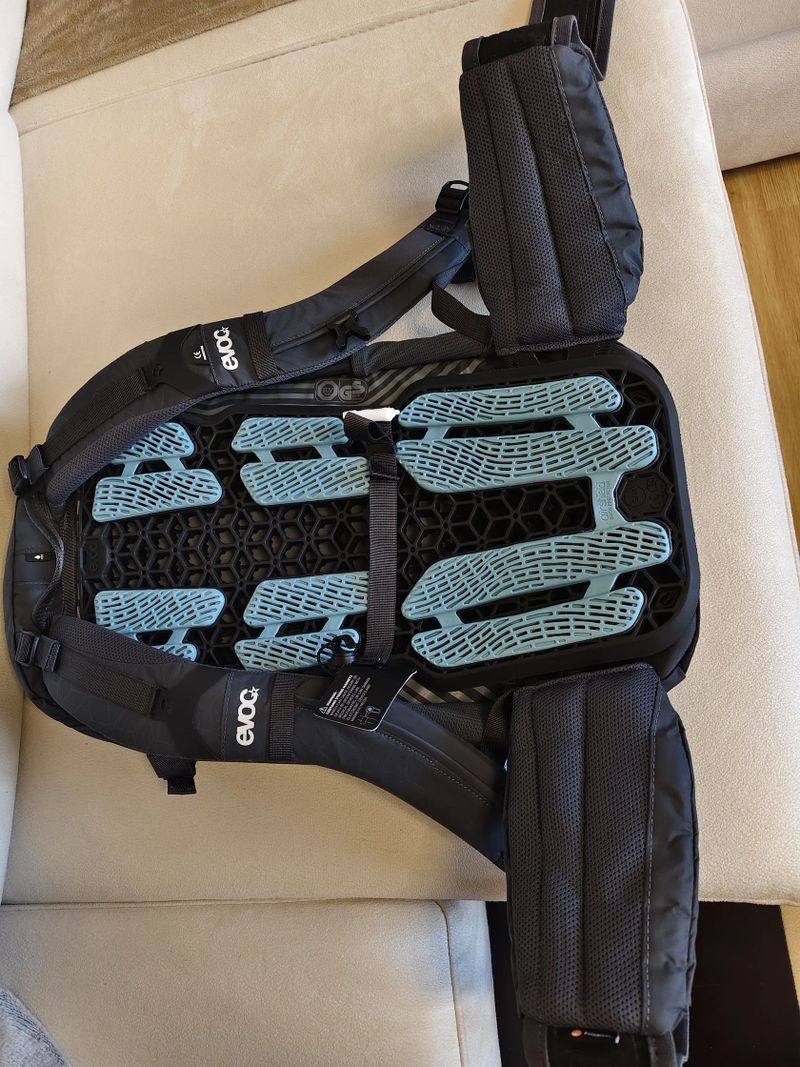 Batoh Evoc NEO 16l 