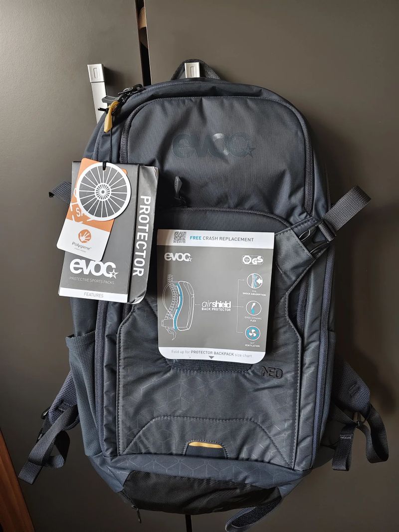 Batoh Evoc NEO 16l 