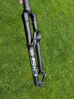 Rock Shox Sid Ultimate 35 remote.