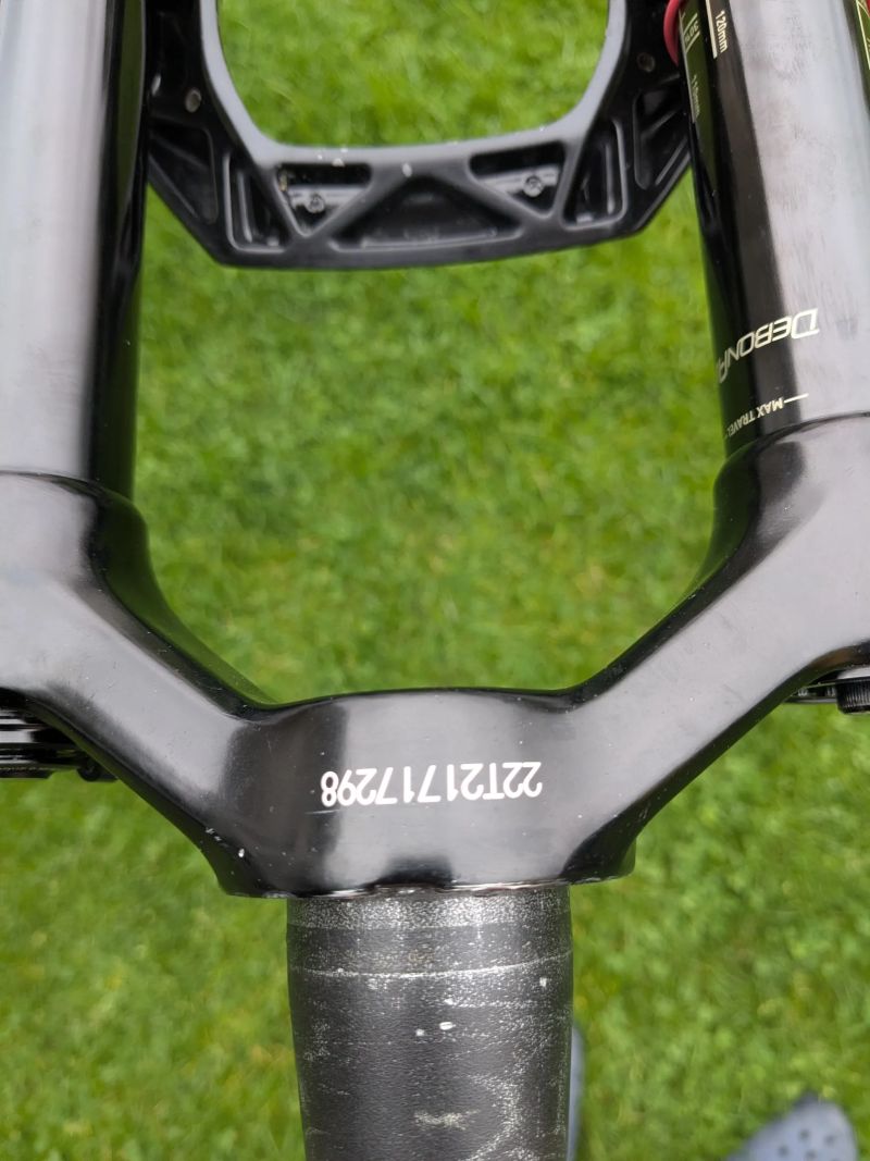 Rock Shox Sid Ultimate 35 remote.