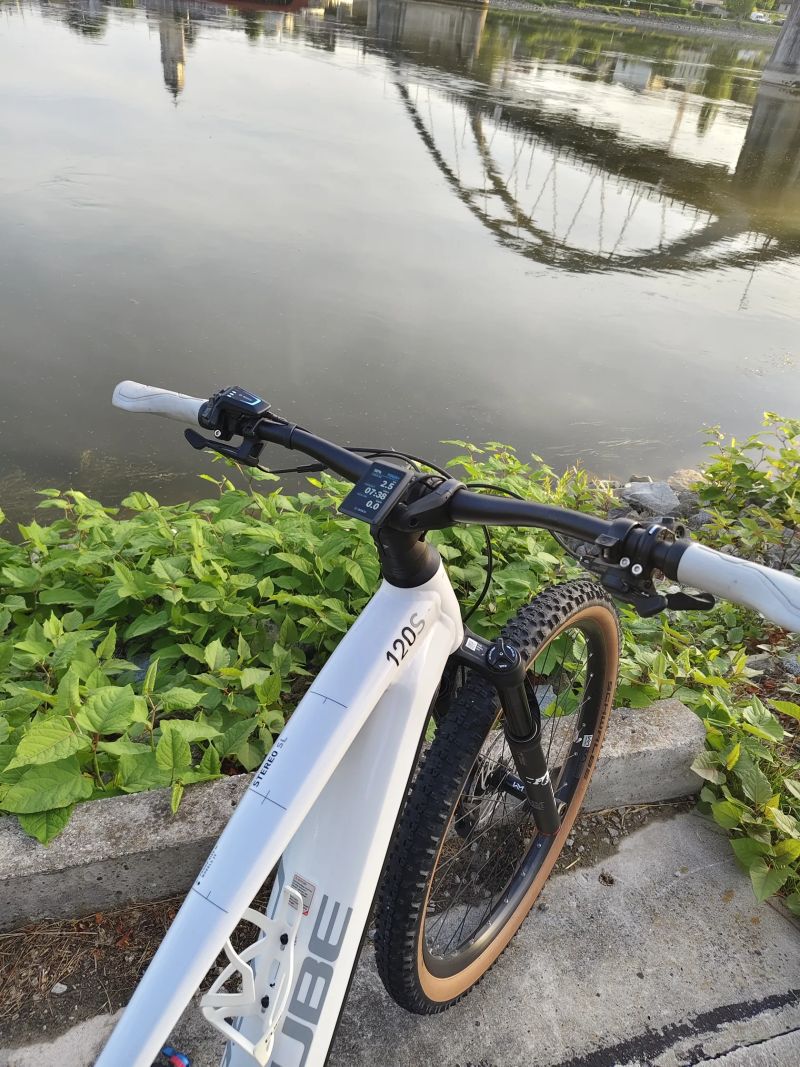 Cube Stereo 120 ( zamluveno 24.5)