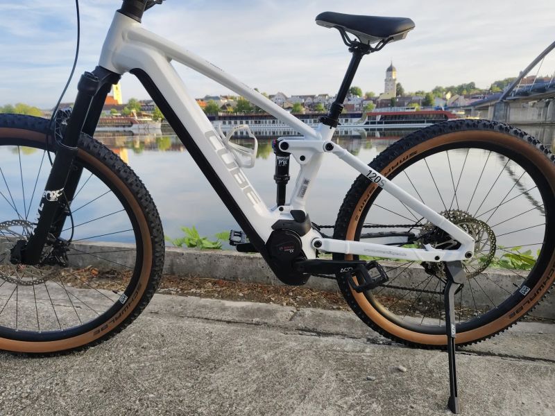 Cube Stereo 120 ( zamluveno 24.5)
