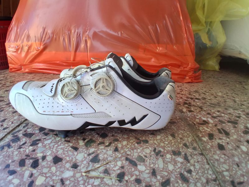 Prodam silnicni kolo Superior race road a zdarma tretry