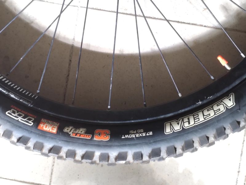 přední výplet DT Swiss EX471 27,5