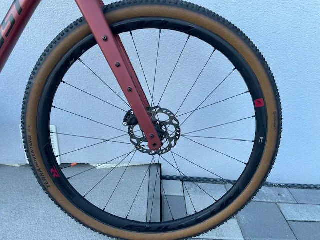 Ghost Asket AL Advanced, vel. M (171 – 181 cm), kola Fulcrum Rapid Red 3