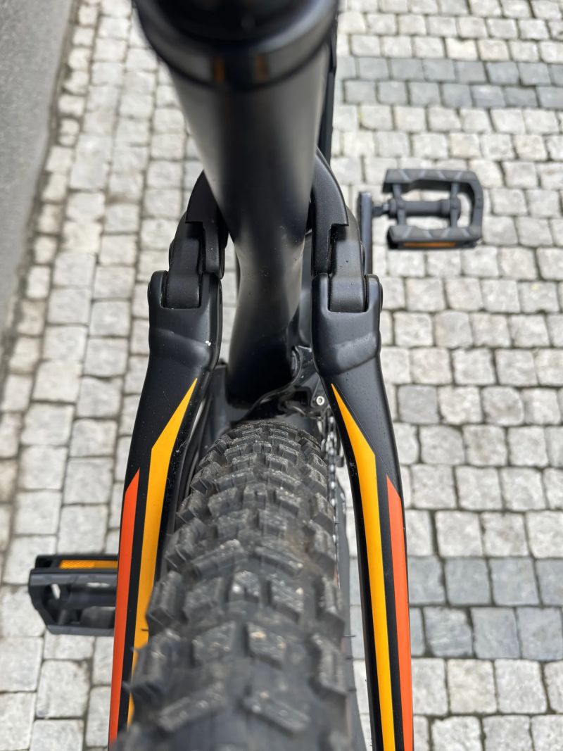 Specialized Stumpjumper, 29" Velikost M, Carbon