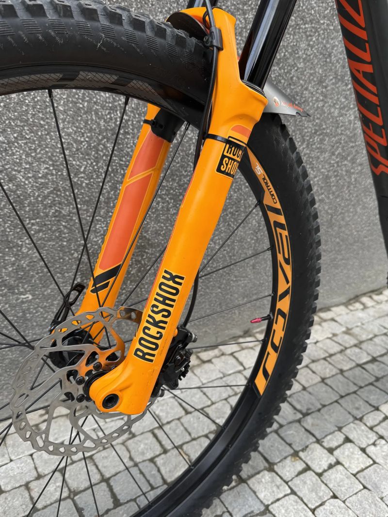 Specialized Stumpjumper, 29" Velikost M, Carbon