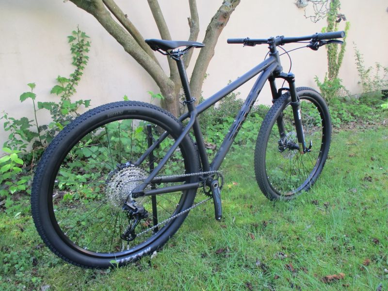 Nové 29" kolo RB CR 17", vidlice Suntour XCR air, Shimano Deore 1x12, BOOST pevné osy