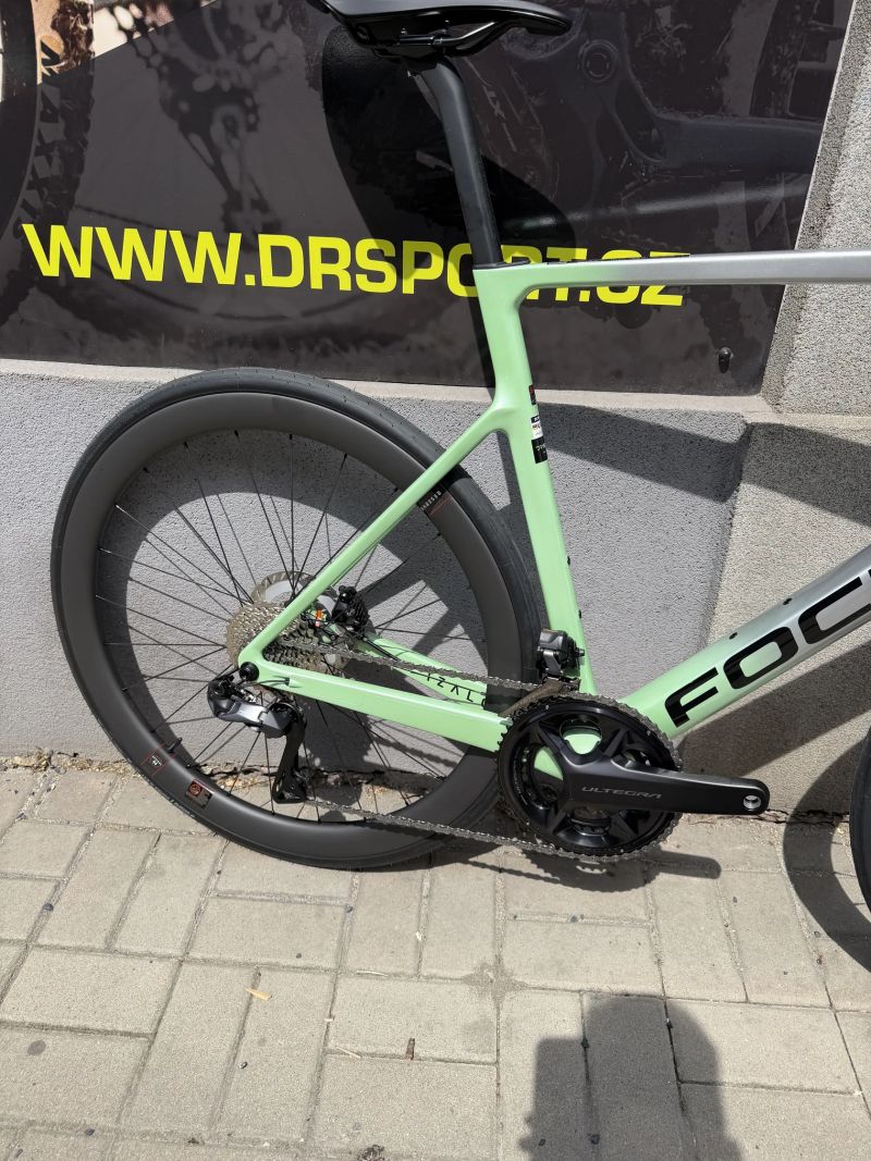 Silniční kolo Focus Izalco Max 9.7