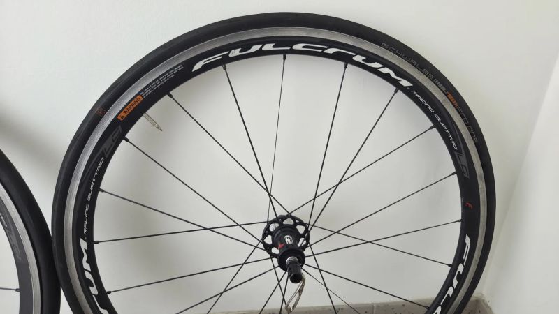 Fulcrum racing quattro LG+Schwalbe pro one.