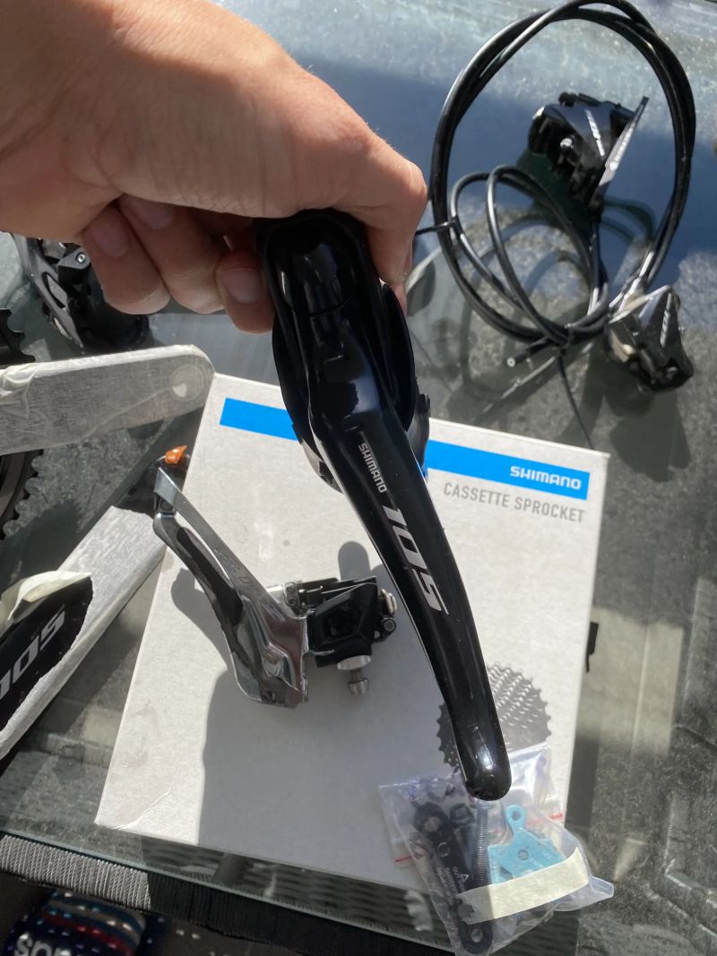 Kompletní sada Shimano 105