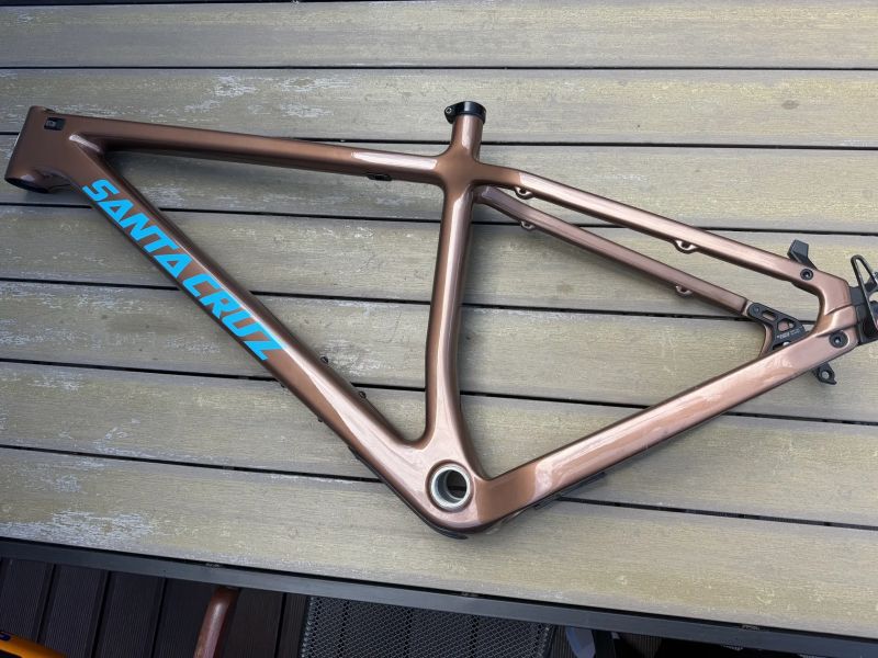 Prodám rám Santa Cruz Chameleon C (karbon), model MK7 2020 velikost L