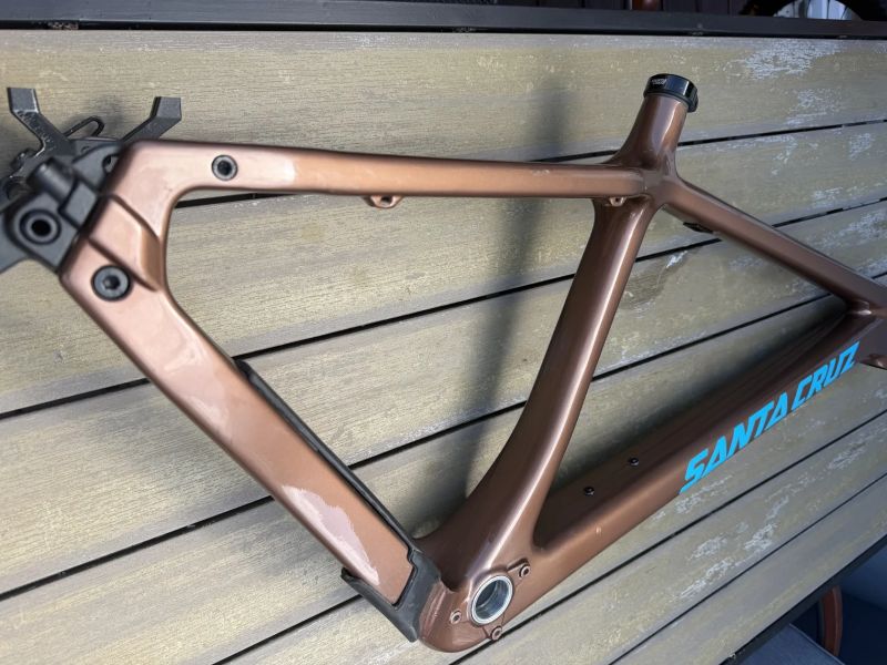 Prodám rám Santa Cruz Chameleon C (karbon), model MK7 2020 velikost L