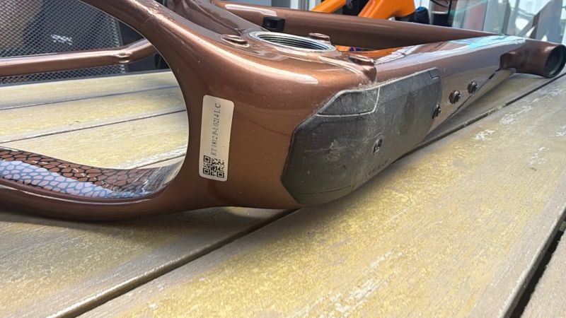 Prodám rám Santa Cruz Chameleon C (karbon), model MK7 2020 velikost L