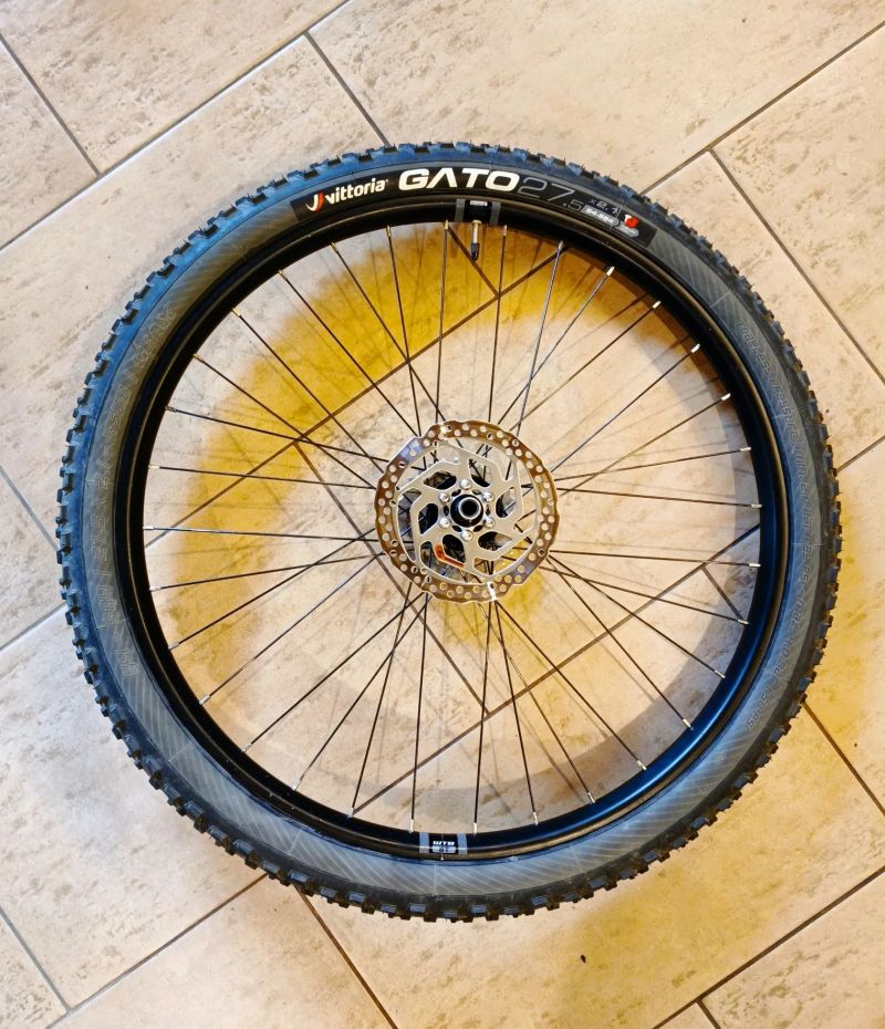 Zadní kolo 27,5"