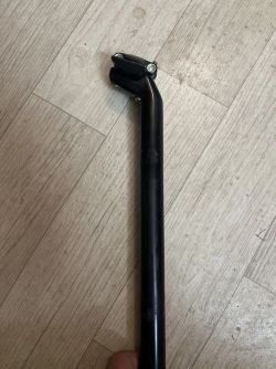 Karbonová sedlovka BMC průměr 27.2mm, délka 350mm