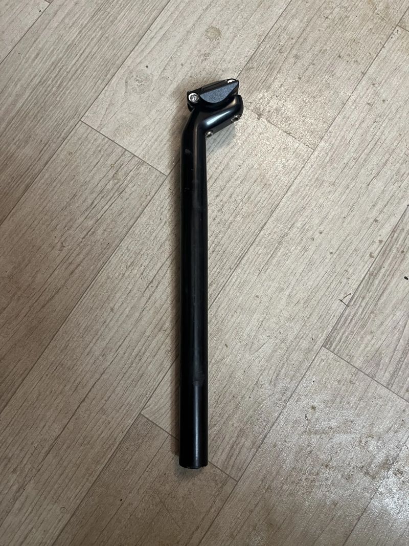 Karbonová sedlovka BMC průměr 27.2mm, délka 350mm