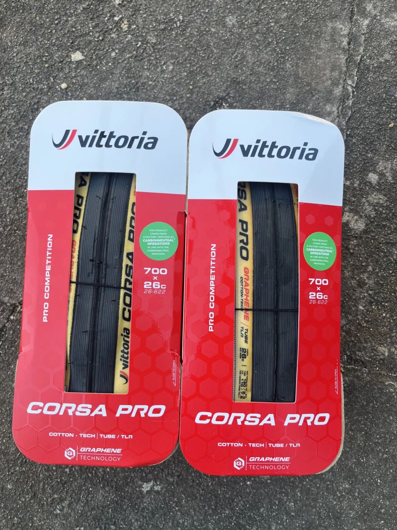 Pláště Vittoria Corsa PRO TLR, para-black-para, 622 x 26 (700x26C)