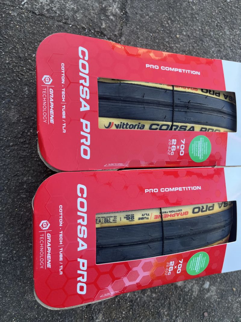 Pláště Vittoria Corsa PRO TLR, para-black-para, 622 x 26 (700x26C)