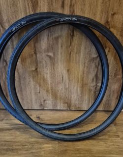 Bontrager H2 Comp, drátová patka, 30 tpi, 700 x 35 mm.