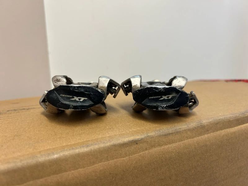 Shimano XT M8100 pedály, bez vůle, minimálně jeté