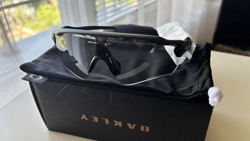 Oakley Radar EV Path brýle, steel/Clear to Black Iridium Photochromic