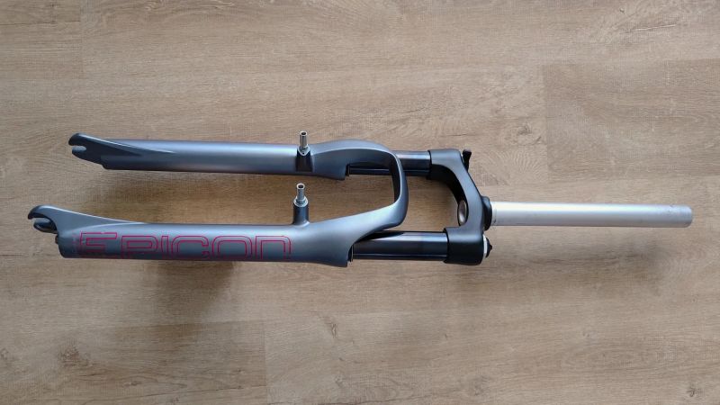 SR Suntour EPICON/ 26" / 120mm zdvih 