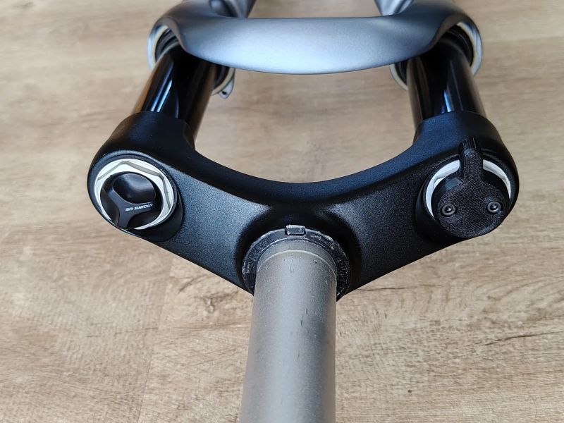 SR Suntour EPICON/ 26" / 120mm zdvih 