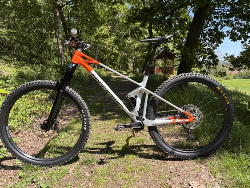 Mondraker Raze Carbon R - vel. M
