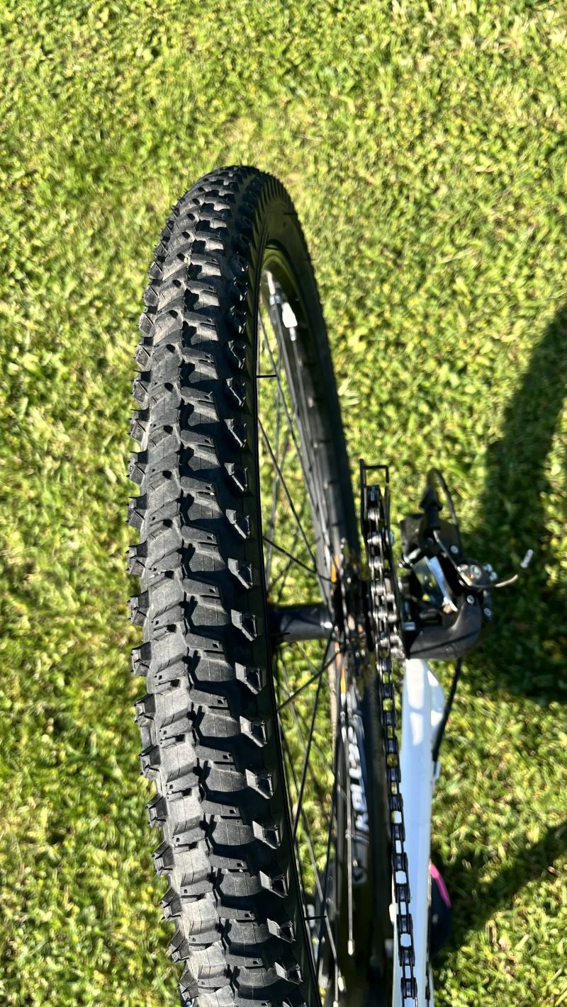 Kellys Kiter 30 - málo ježděné kolo v dobrém stavu 