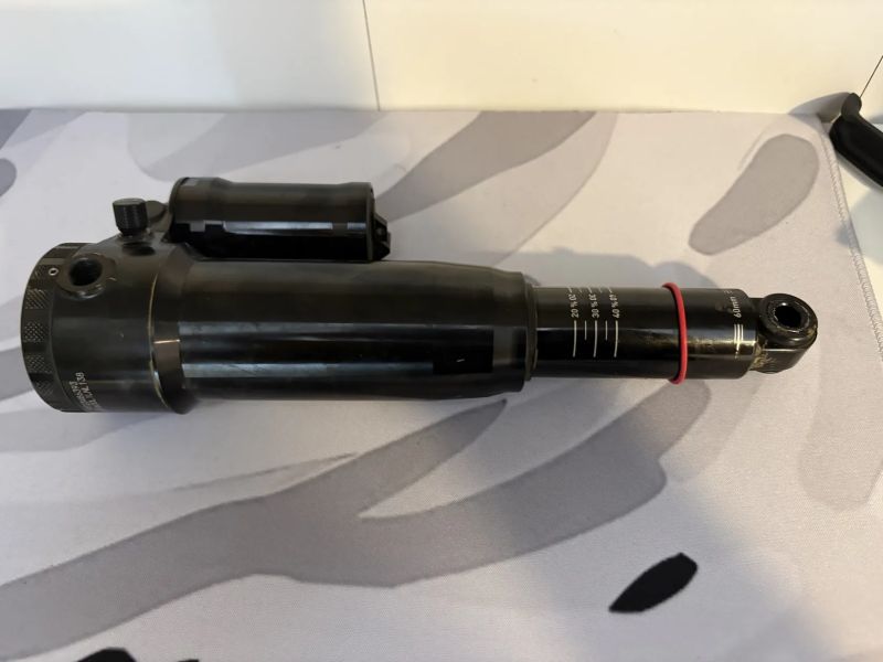 Rock Shox super delux select + 205 x60