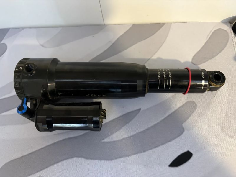 Rock Shox super delux select + 205 x60