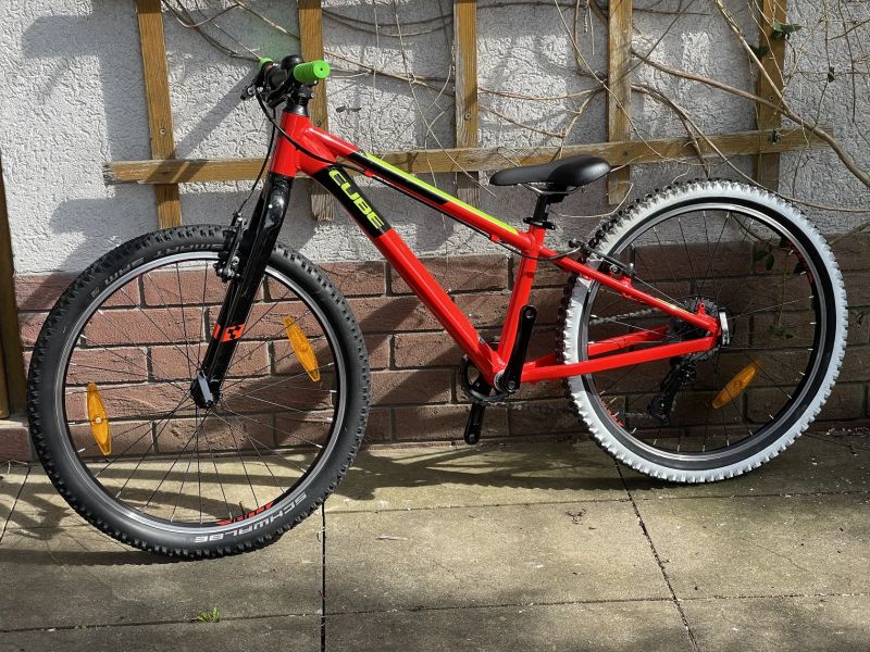 Scott Roxter a Contessa 24, Specialized Riprock, Commencal Meta 24, Cube Acid 24, 