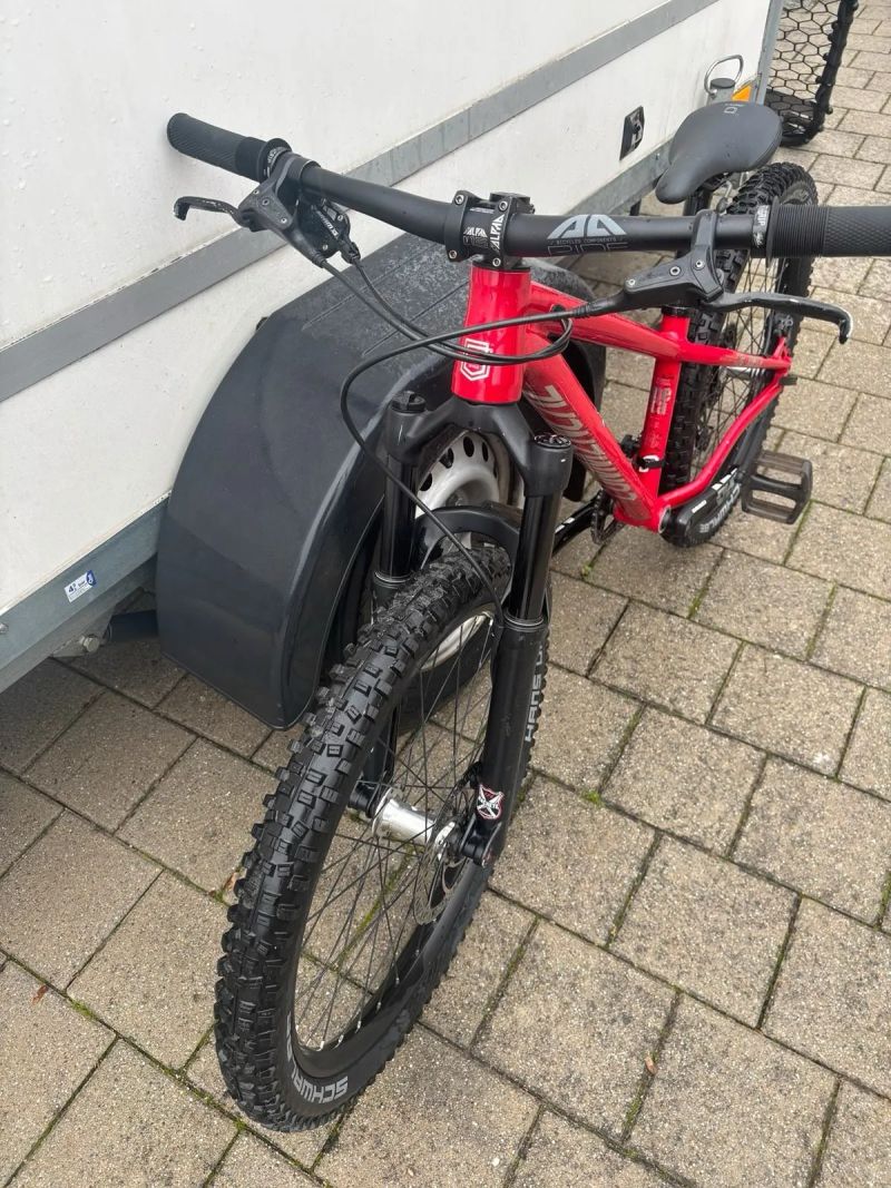 Scott Roxter a Contessa 24, Specialized Riprock, Commencal Meta 24, Cube Acid 24, 