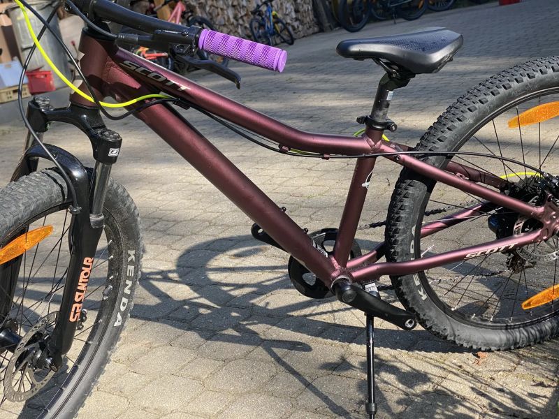 Scott Roxter a Contessa 24, Specialized Riprock, Commencal Meta 24, Cube Acid 24, 