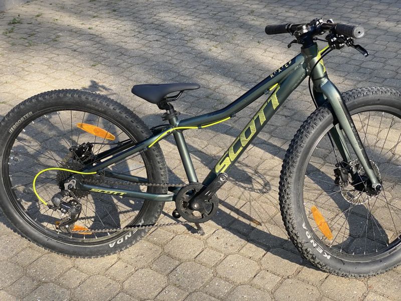 Scott Roxter a Contessa 24, Specialized Riprock, Commencal Meta 24, Cube Acid 24, 