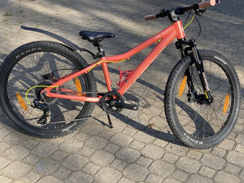 Scott Roxter a Contessa 24, Specialized Riprock, Commencal Meta 24, Cube Acid 24, 
