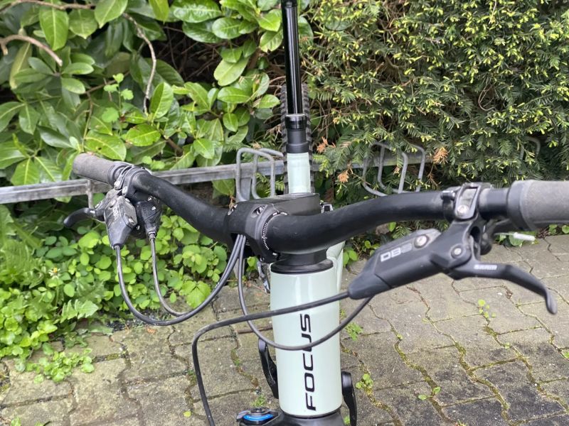 Focus Jam 6.8 Rock Shox Revelation 150mm, Sram NX, Rock shox Deluxe
