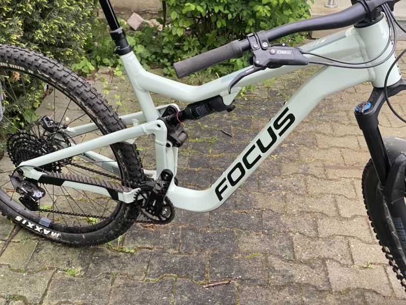 Focus Jam 6.8 Rock Shox Revelation 150mm, Sram NX, Rock shox Deluxe
