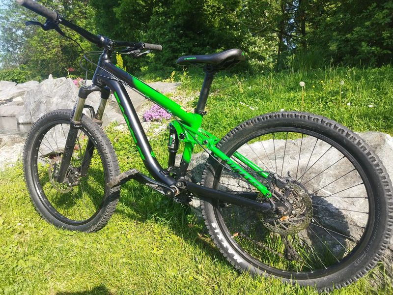 Kona Stinky 24'