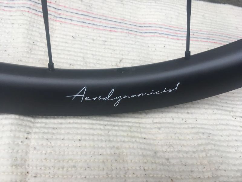 HUNT 32 Aerodynamicist UD Carbon Spoke Disc Wheelset / XDR