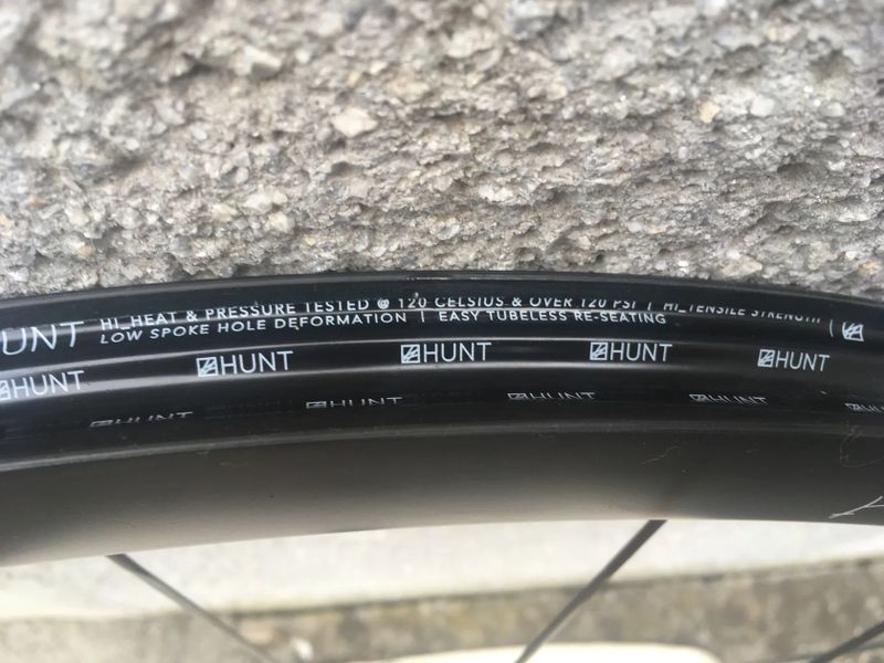HUNT 32 Aerodynamicist UD Carbon Spoke Disc Wheelset / XDR