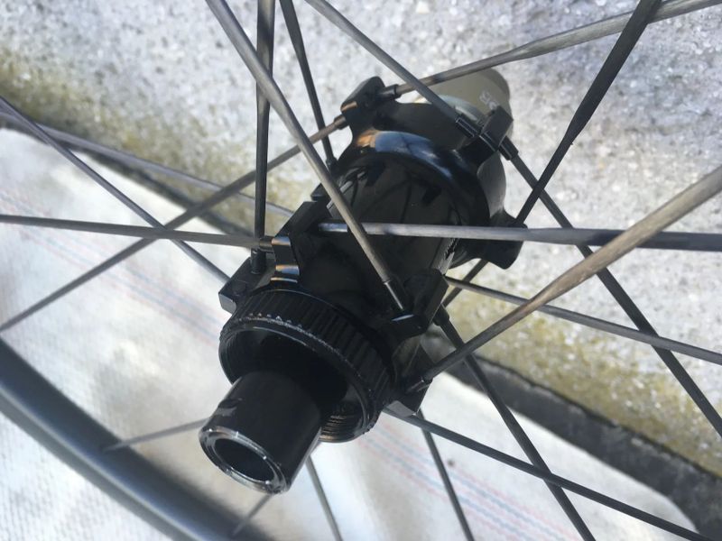HUNT 32 Aerodynamicist UD Carbon Spoke Disc Wheelset / XDR