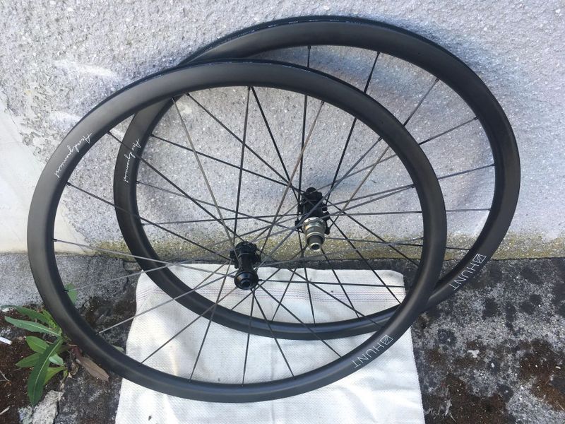 HUNT 32 Aerodynamicist UD Carbon Spoke Disc Wheelset / XDR