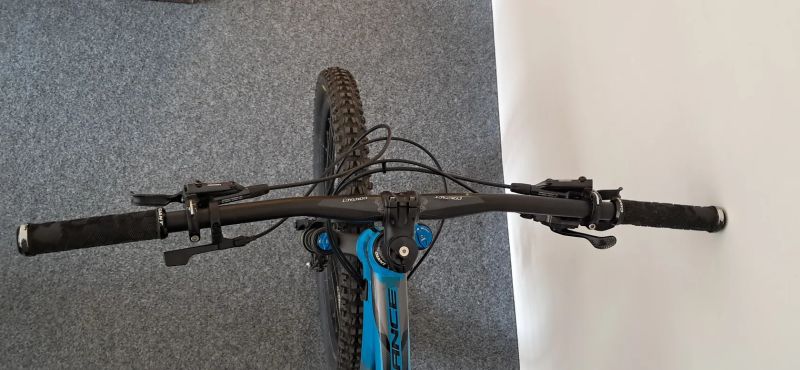 Giant Trance 27.5 | FOX 150/140 mm | XT 1x11 | teleskopická sedlovka | vel. M (170–180 cm)