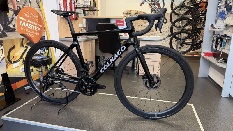 Colnago COLNAGO V4Rs – Dura-Ace Di2 12s, kola Fulcrum wind 42, karbon, Wattmetr Stages