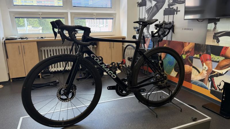 Colnago COLNAGO V4Rs – Dura-Ace Di2 12s, kola Fulcrum wind 42, karbon, Wattmetr Stages