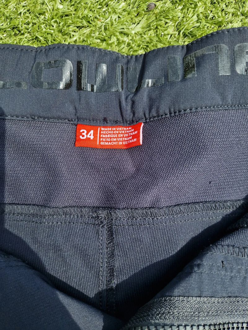 TLD Flowline kraťasy vel. 34 + 36 – TOP stav
